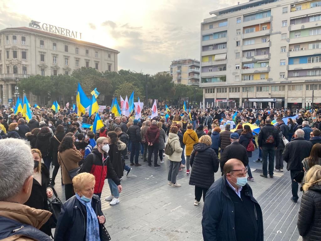Pescara, in mille al Corteo della Pace per l'Ucraina-FOTO