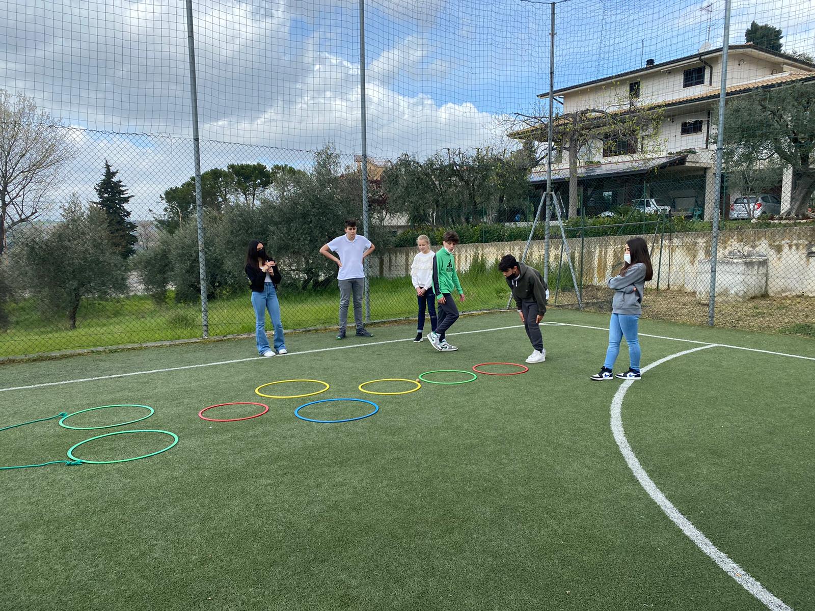 Giochi e sport tradizionali con gli studenti delle scuole
