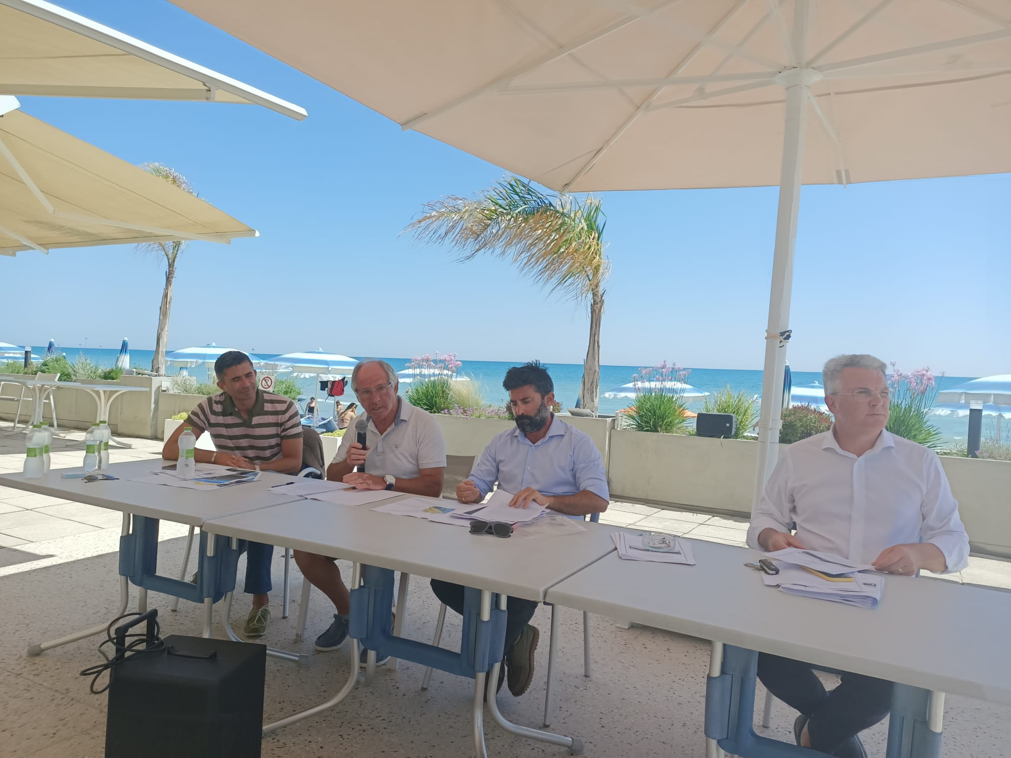 Alba Adriatica, il flop della spiaggia di alimentazione: ora tavolo condiviso per tutelare il litorale VIDEO