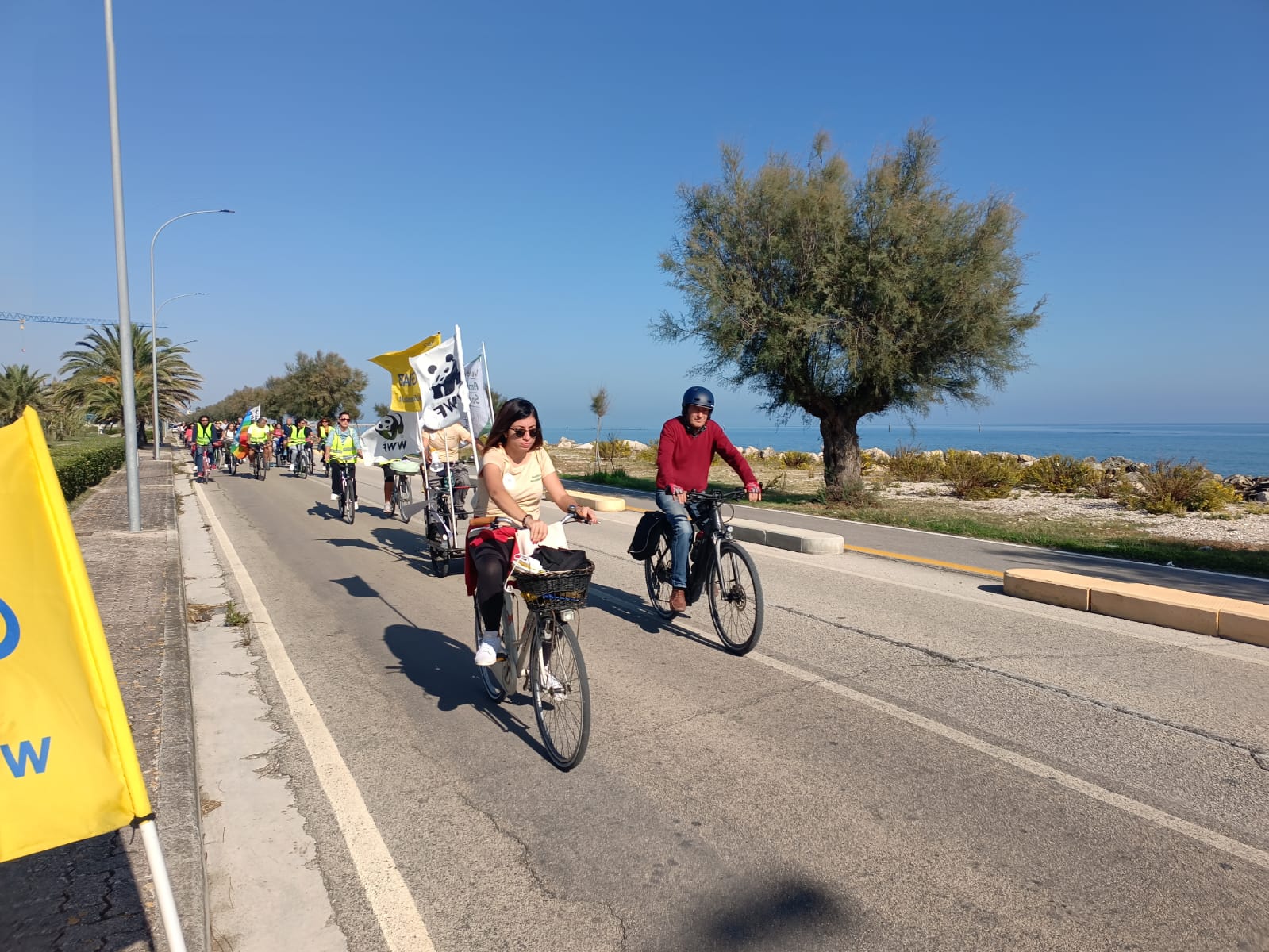 Tante persone a Roseto per la biciclettata in memoria di Flavia FOTO