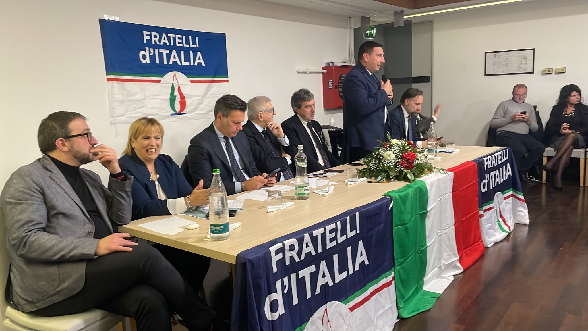 Fratelli Ditalia Riunita A Teramo Ma Per Il Candidato Sindaco Si Attende Ancora Abruzzo 8428