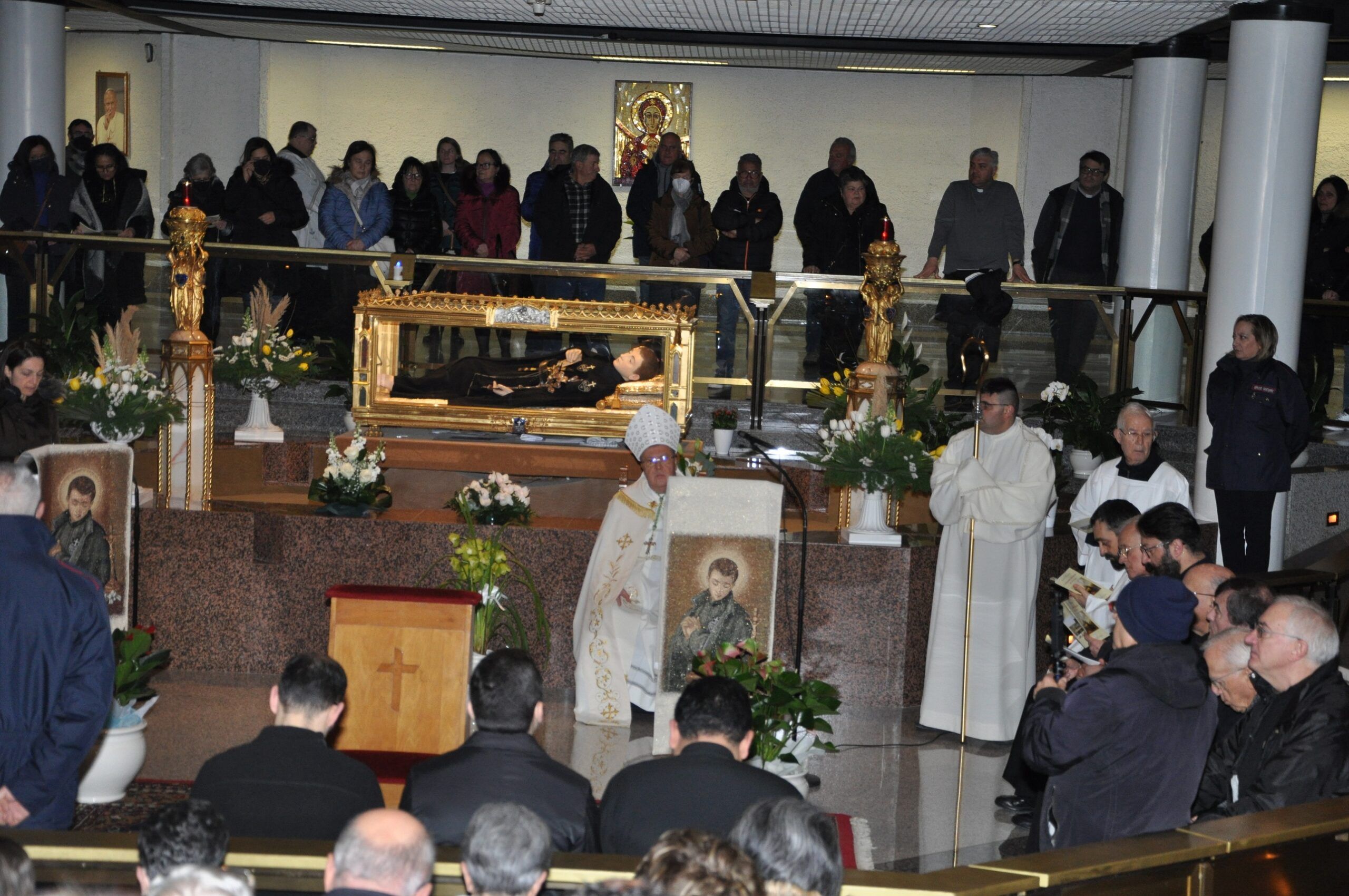 Molti fedeli a San Gabriele per la Festa del Santo dei giovani