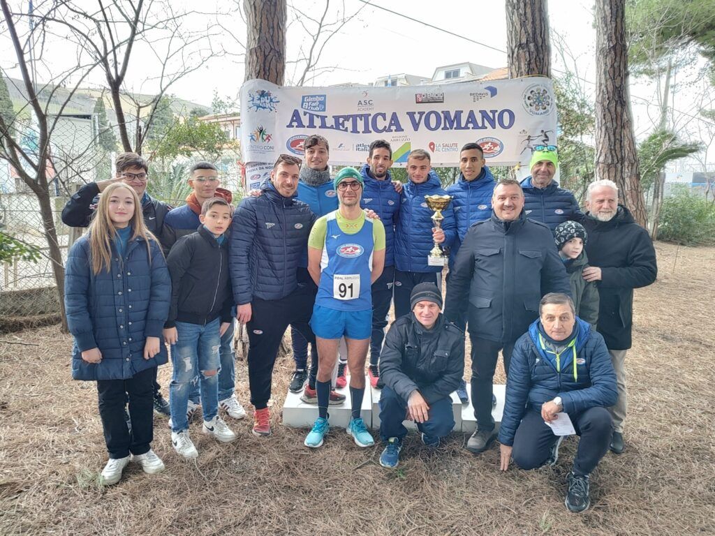 squadra Atletica Vomano con il Sindaco e Presidente Consiglio Silvi