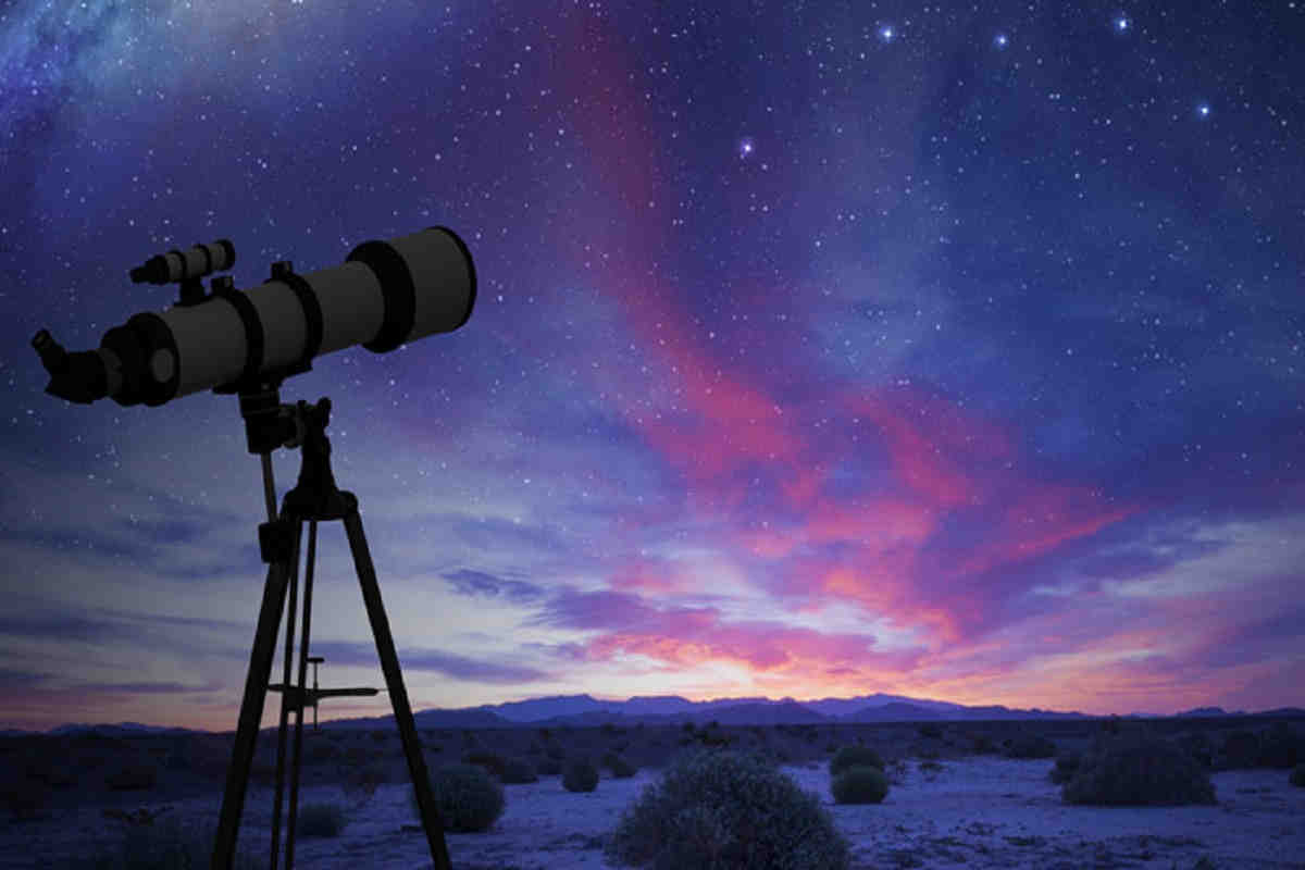 cielo stellato con telescopio