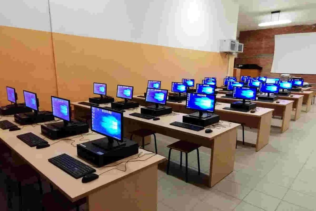 un'aula informatica