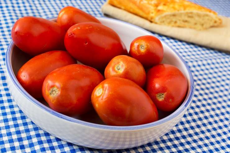 Pomodori secchi fatti in casa Ricetta per gustarli tutto l'anno.