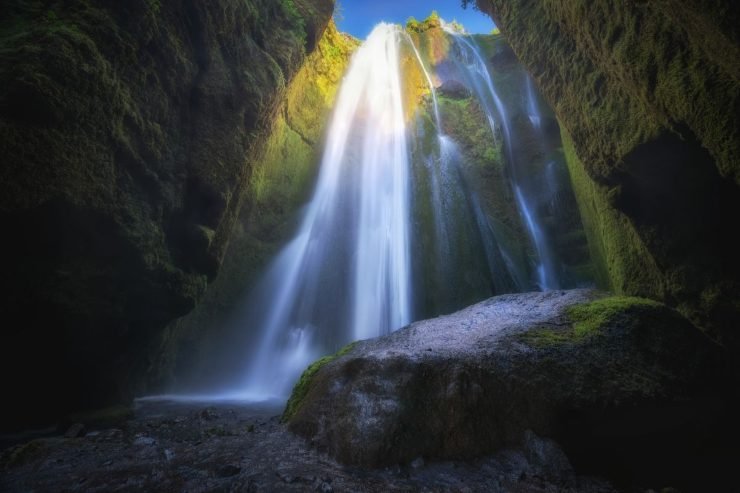 La più bella grotta con cascata in Abruzzo