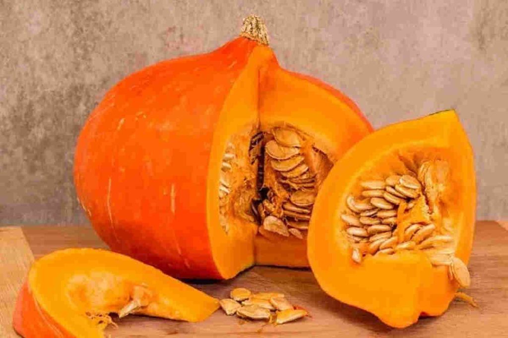 una zucca tagliata