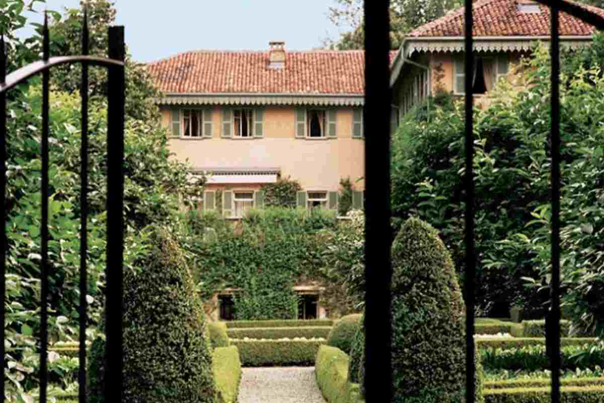 La famiglia Agnelli svende la sua villa frescot a Torino