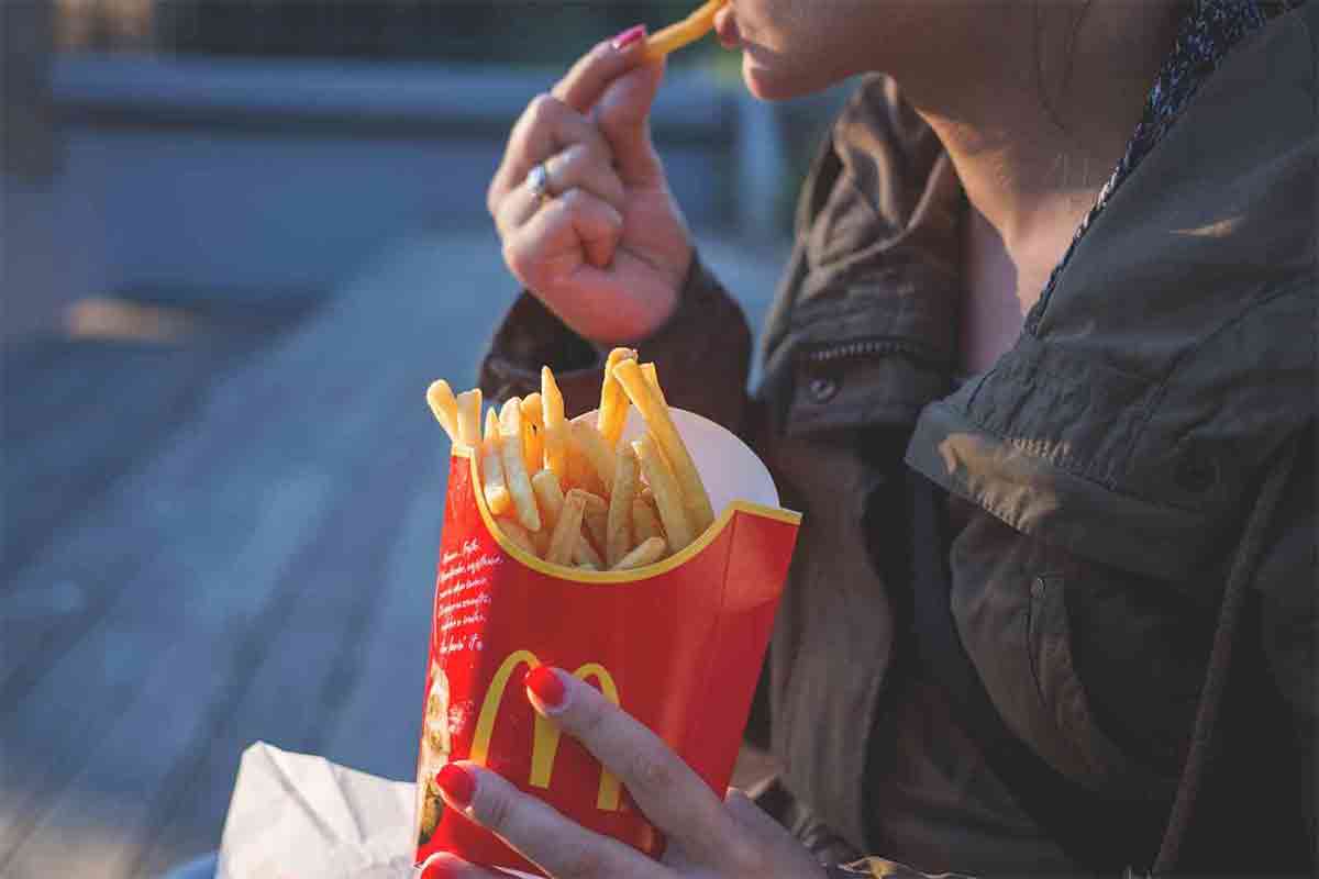 Il nuovo McDonald's è un pericolo per i giovani secondo Europa Verde
