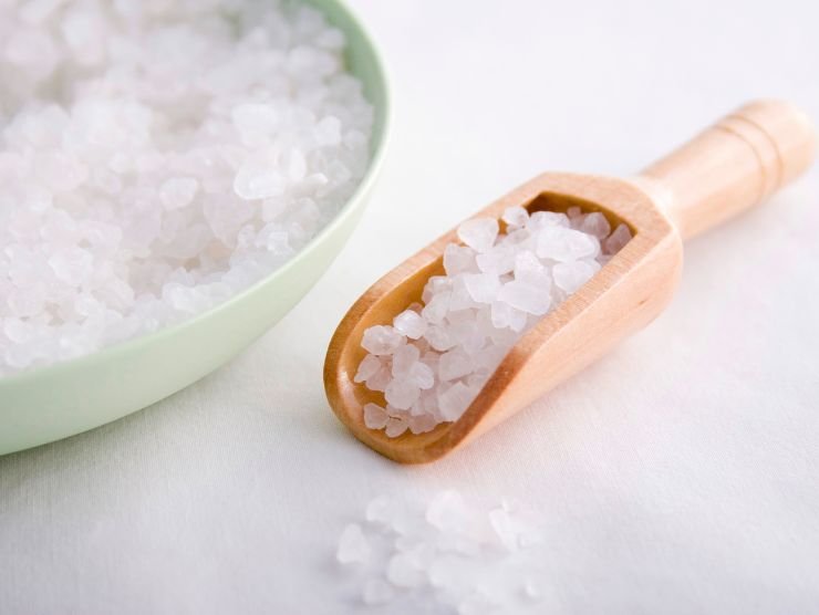 An incredible natural remedy with coarse salt