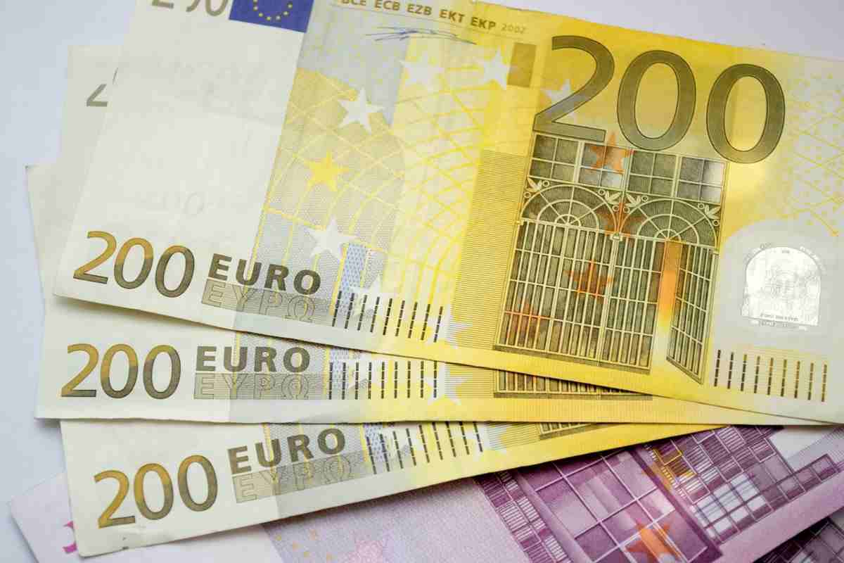 Indennità una tantum da 2000 a 3000 euro per rimborso spese 2023