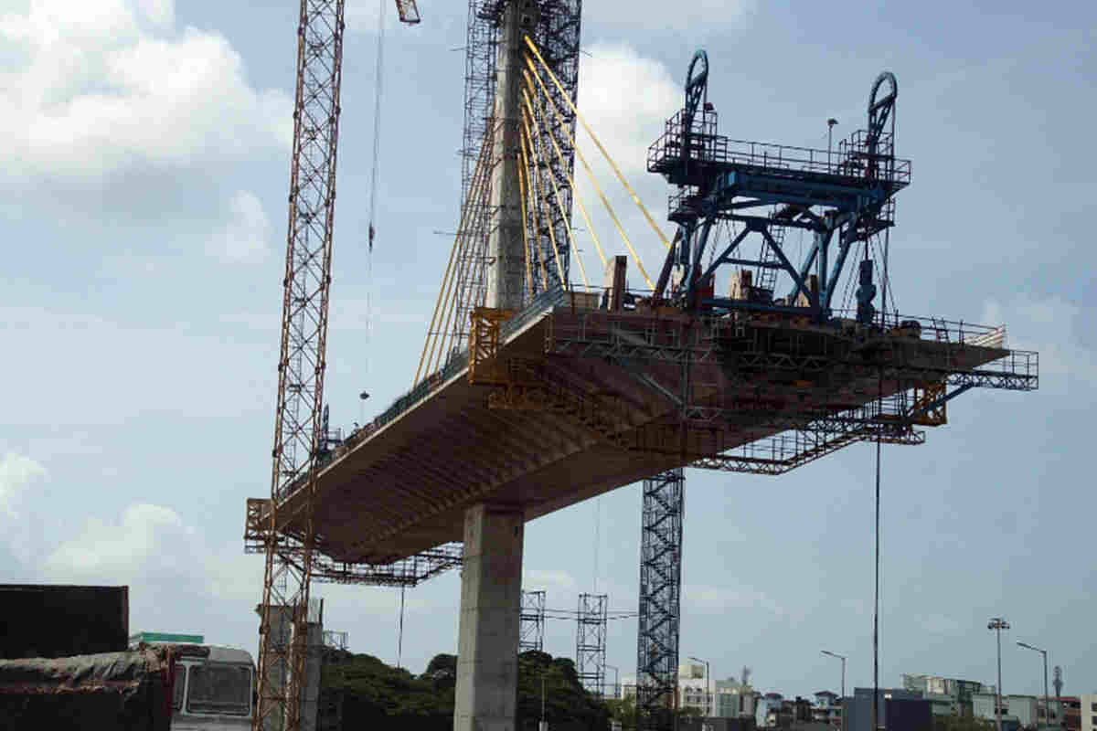 ponte in costruzione