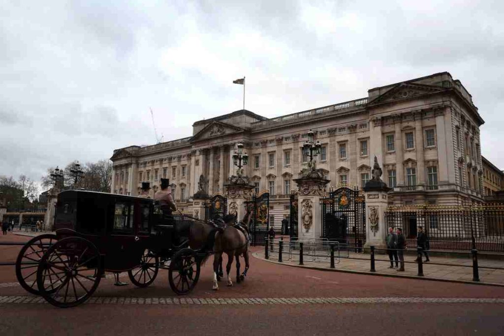 giallo a Buckingham Palace