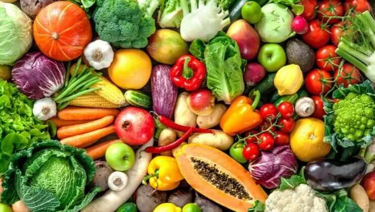 frutta e verdura colorata malattie gravi