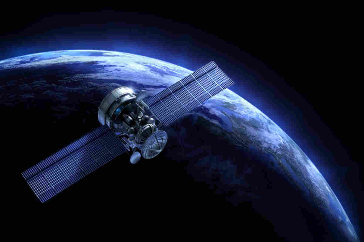 satellite nello spazio