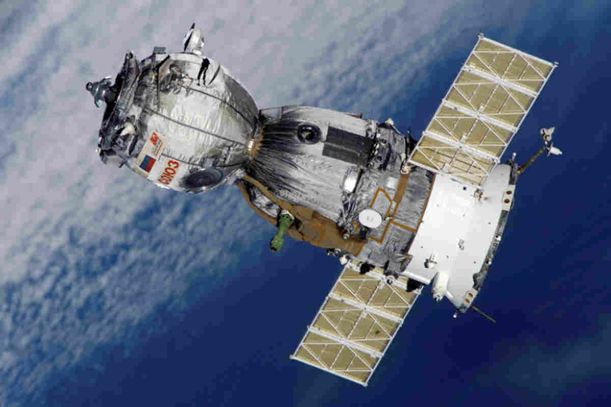 satellite spazio