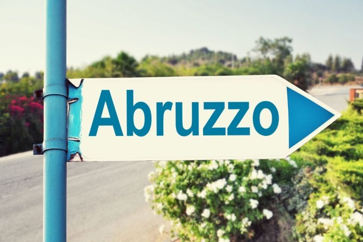 segnaletica con scritto Abruzzo