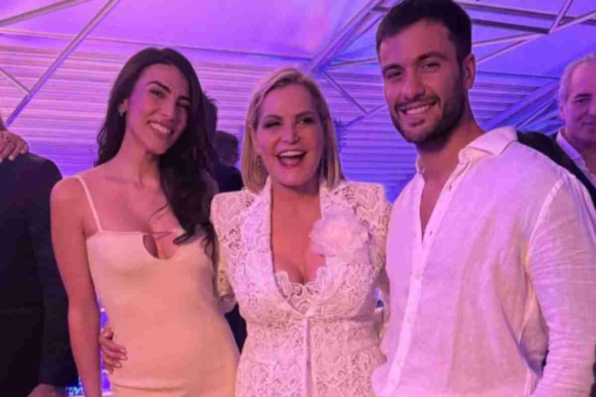 Giulia Salemi e Pierpaolo Petrelli al pre-matrimonio di Simona Ventura: crisi superate, ora pensano a un bebè