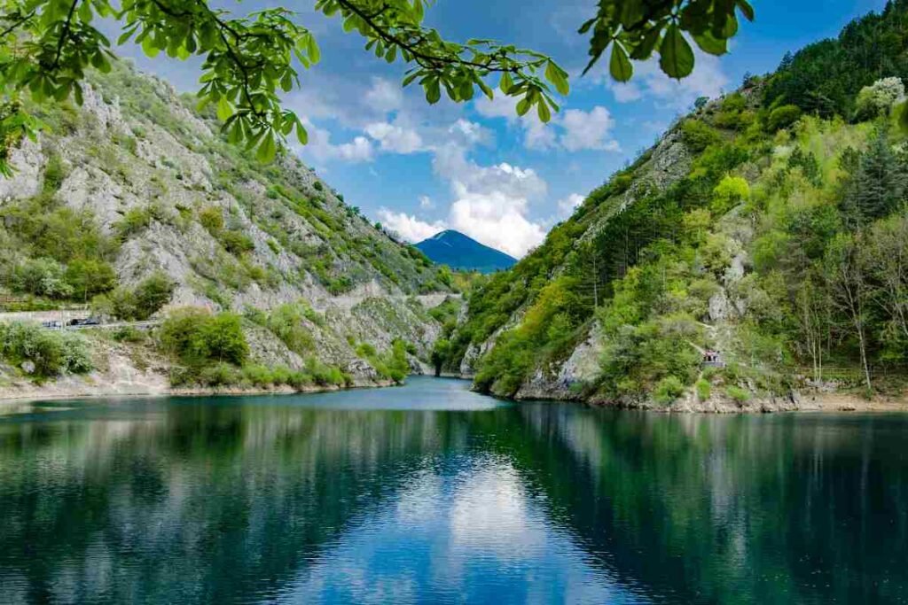 Riserva del Sagittario, uno dei luoghi dove andare in montagna in Abruzzo d'estate