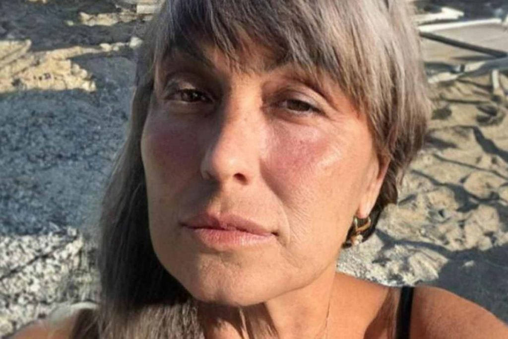 Amici Alessandra Celentano in spiaggia con ex allieve