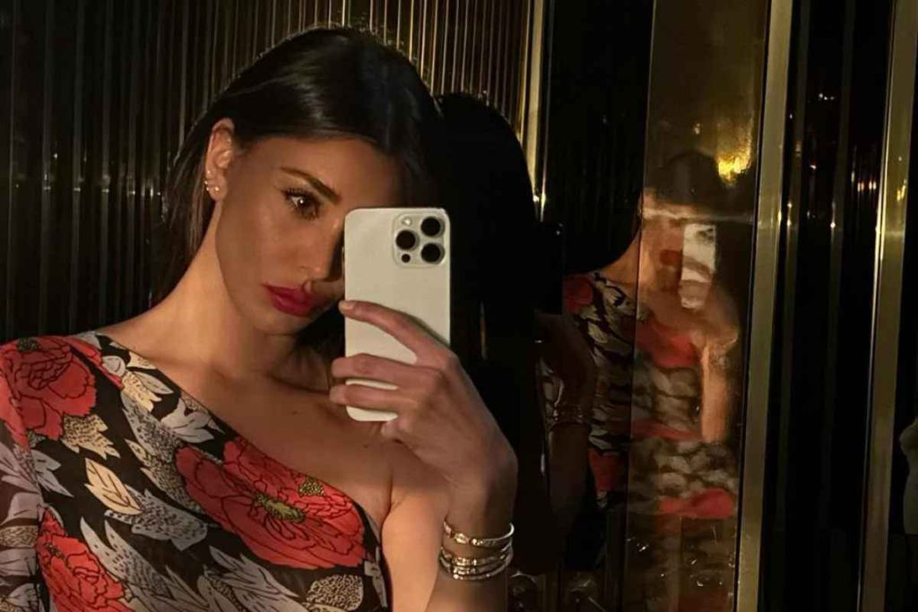 Belen vestita così alla festa