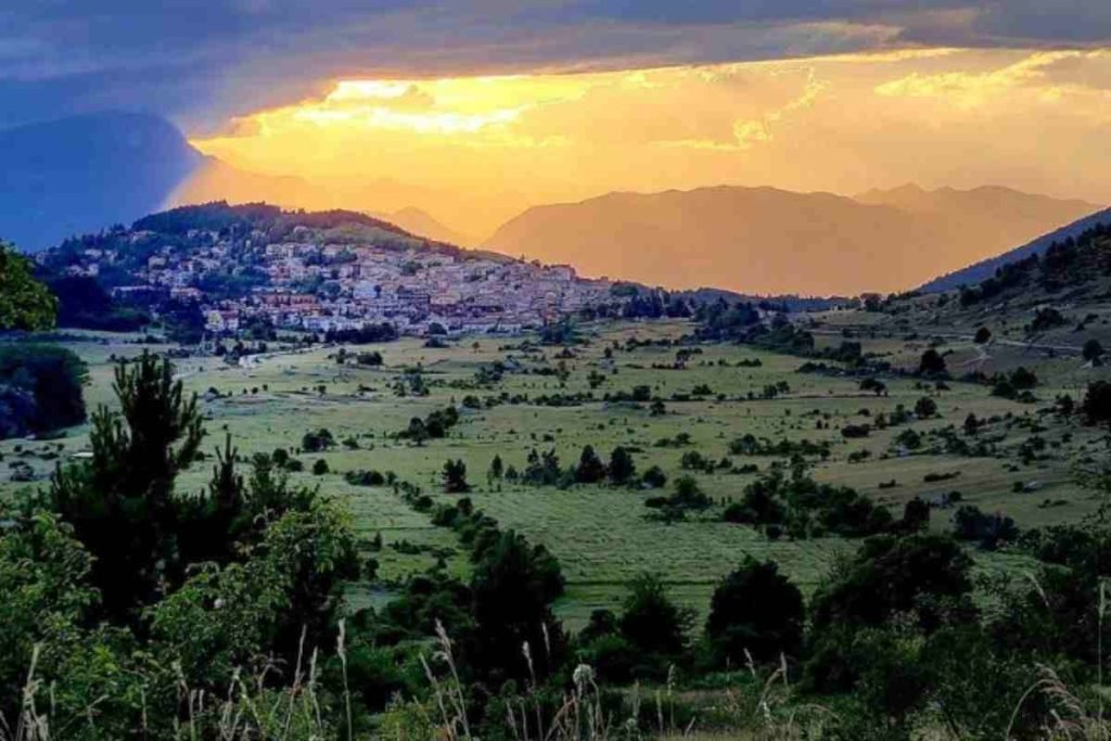 in Abruzzo puoi trovare una porta quasi magica