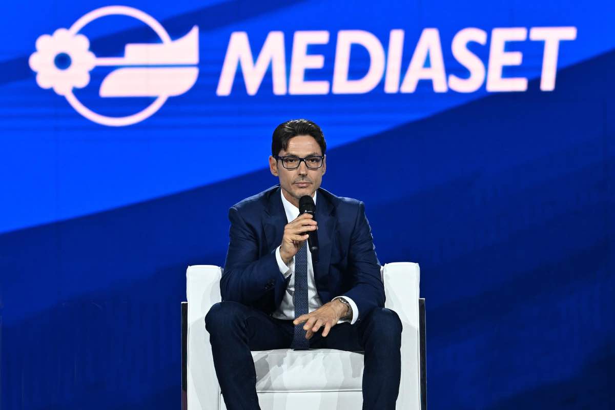 Decisione Mediaset contro Amadeus