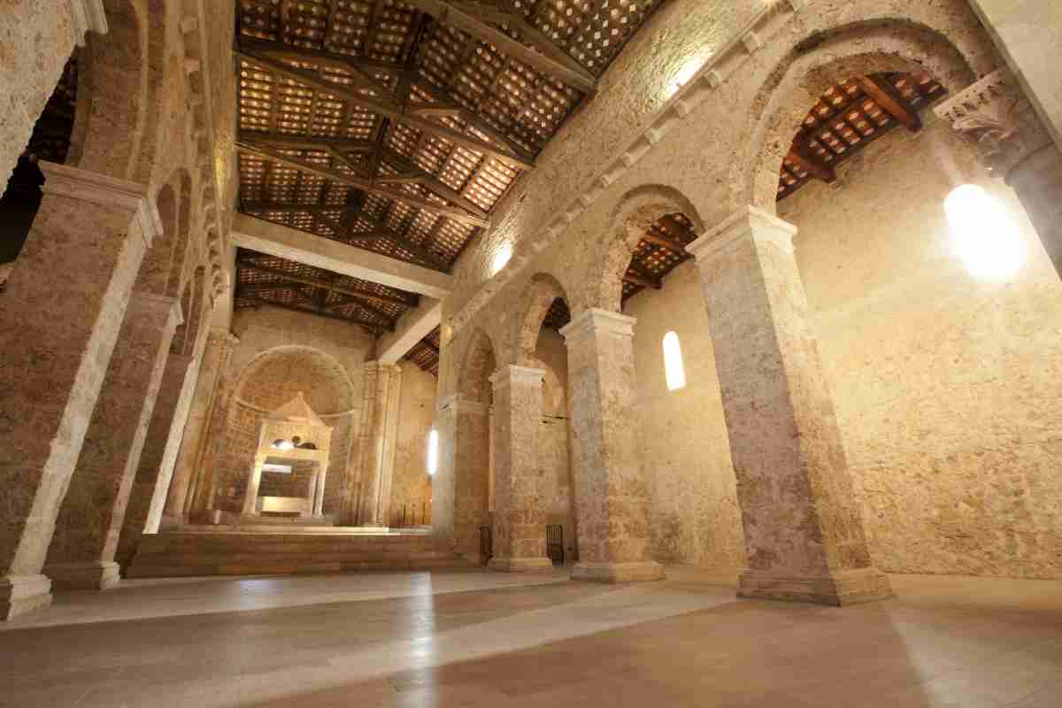 Interno dell'Abbazia di San Clemente a Casauria 