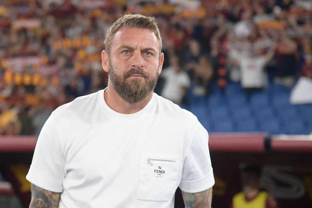 De Rossi esonerato