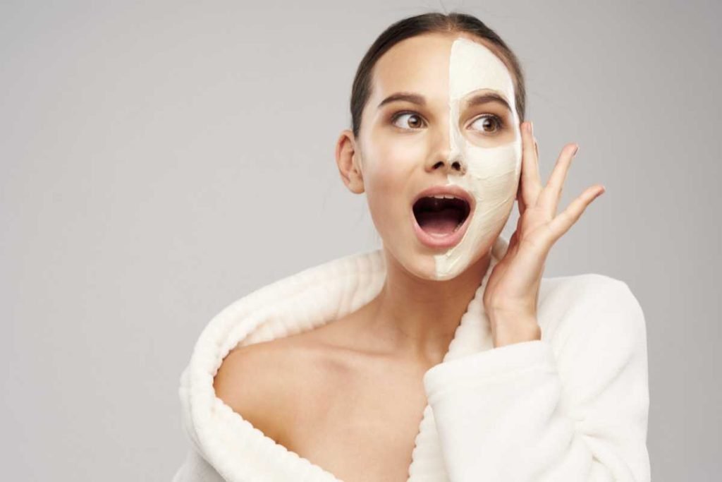 Addio pelle secca con una maschera naturale