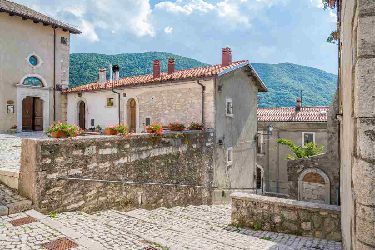 case e stradine del borgo di Opi