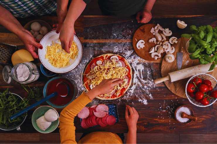 Ricetta pizza ai funghi facilissima