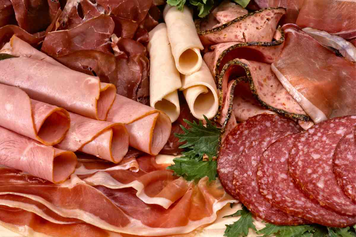 Diverse tipologie di salumi ed insaccati