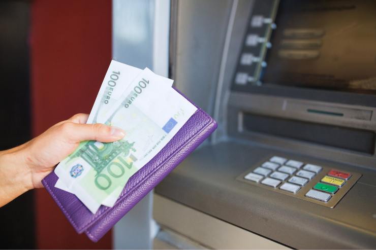 Truffa bancomat attenzione prelievi