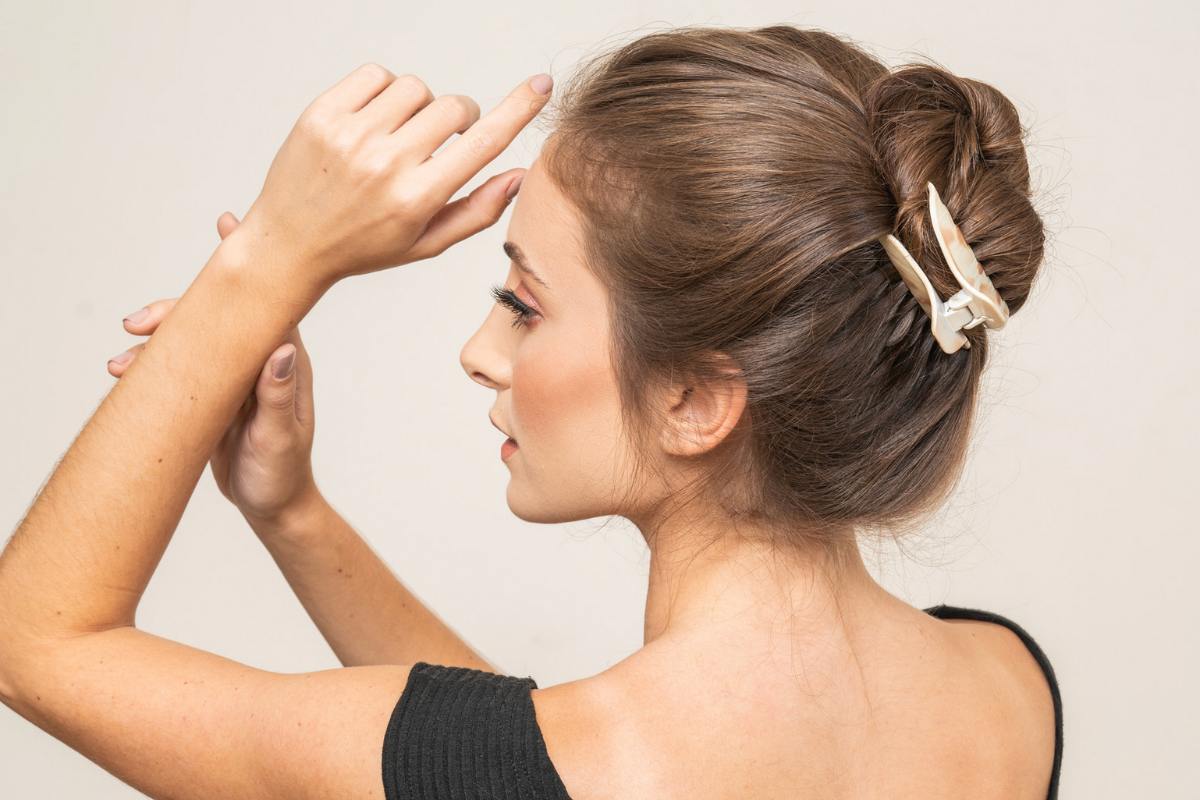 Mai indossare i mollettoni per i capelli in automobile