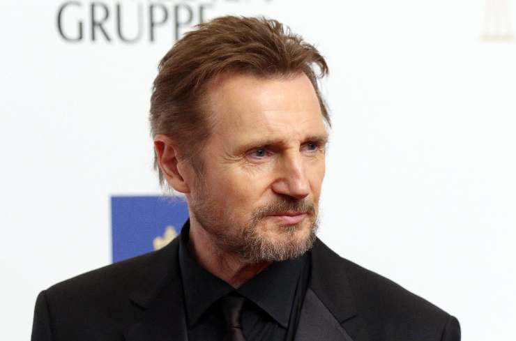 Liam Neeson in posa