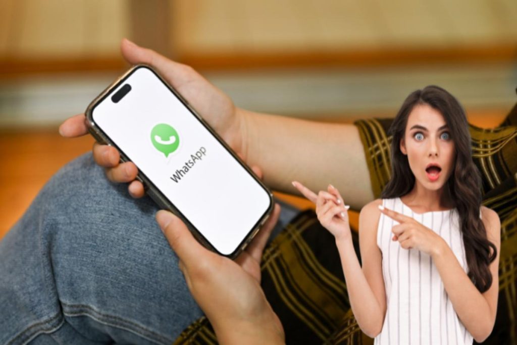 ragazza guarda sconcolta whatsapp