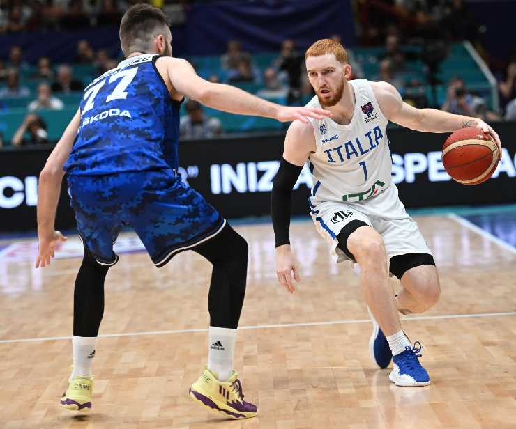 Nico Mannion con la maglia della Nazionale 