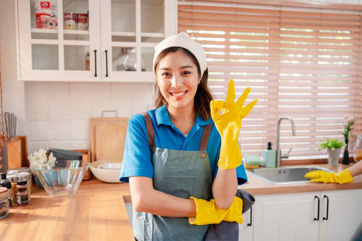 cucina pulita e donna