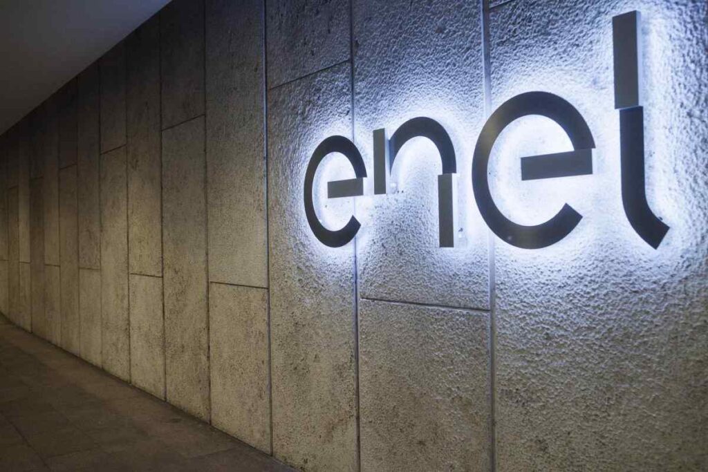 Enel energia si rifiuta di rimborsare migliaia di utenti danneggiati