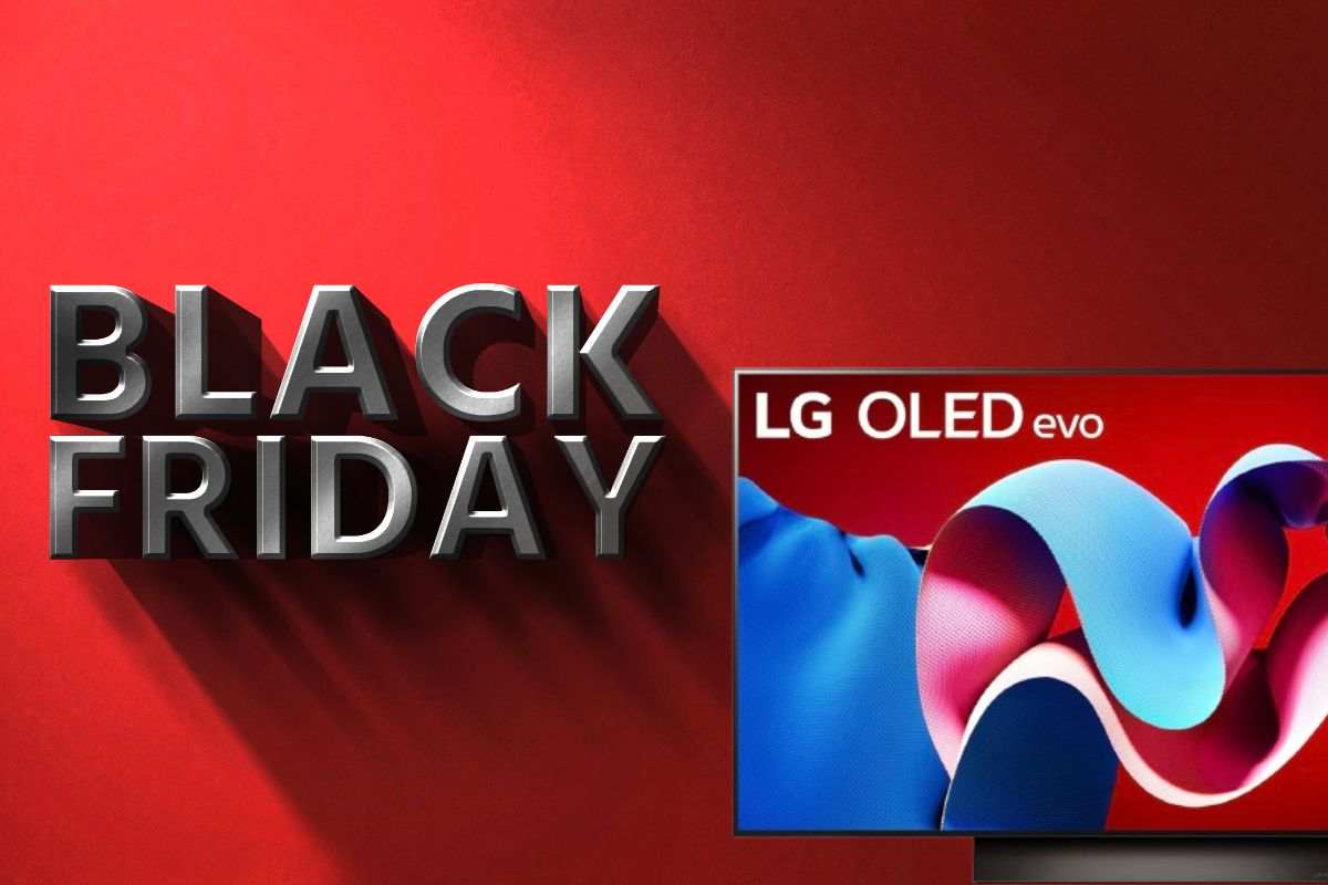 scritta black friday e televisore