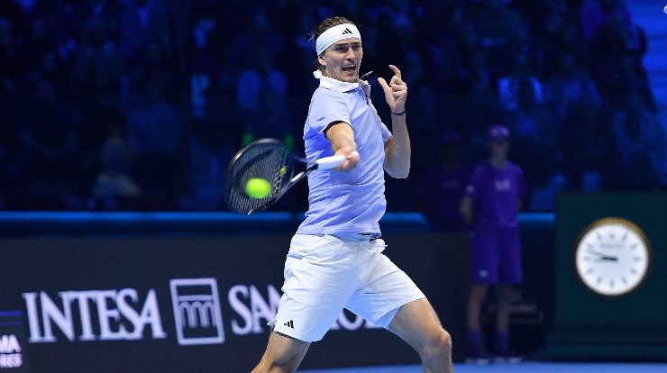 Alexander Zverev in azione alle Finals di Torino