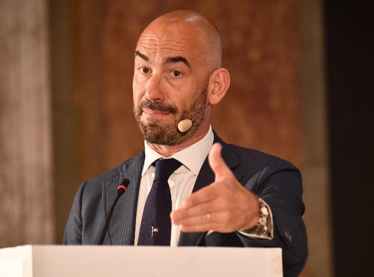 Matteo Bassetti durante un convegno