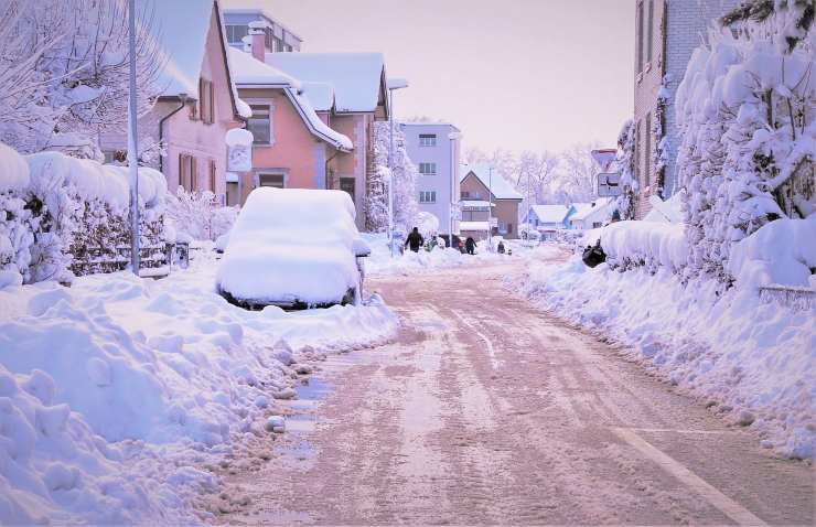 città ricoperta dalla neve