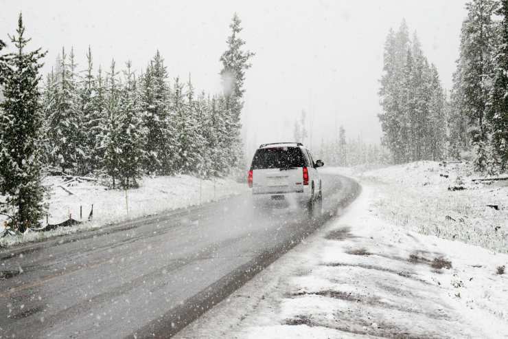 auto nella neve