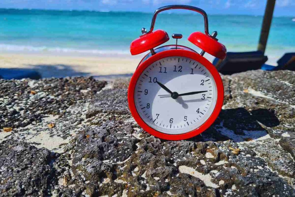 Sveglia in riva al mare