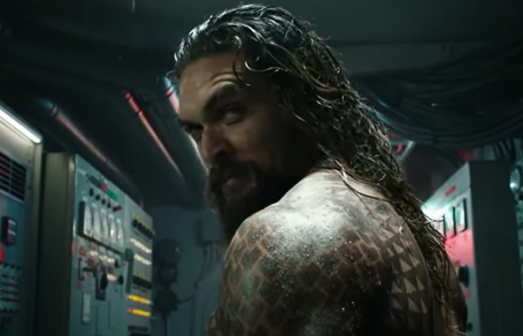 Jason Momoa in una scena di Aquaman