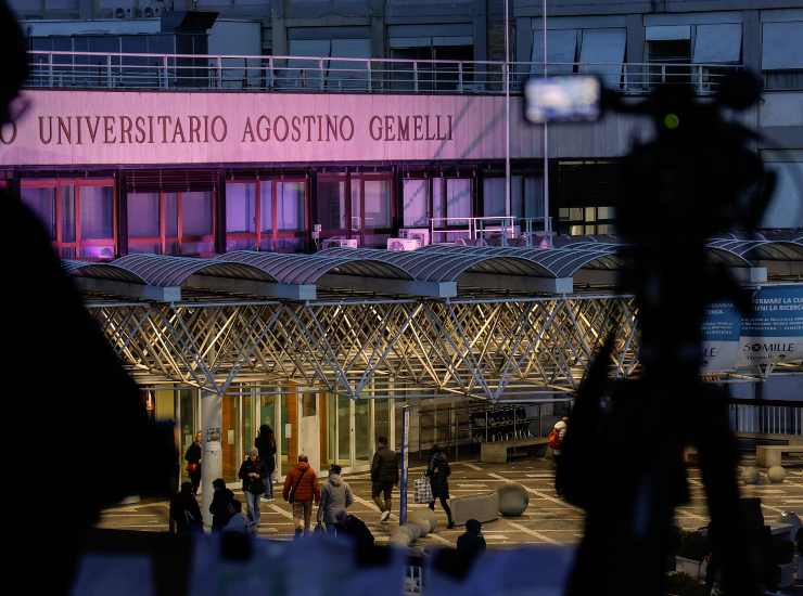 L'esterno dell'ospedale Gemelli