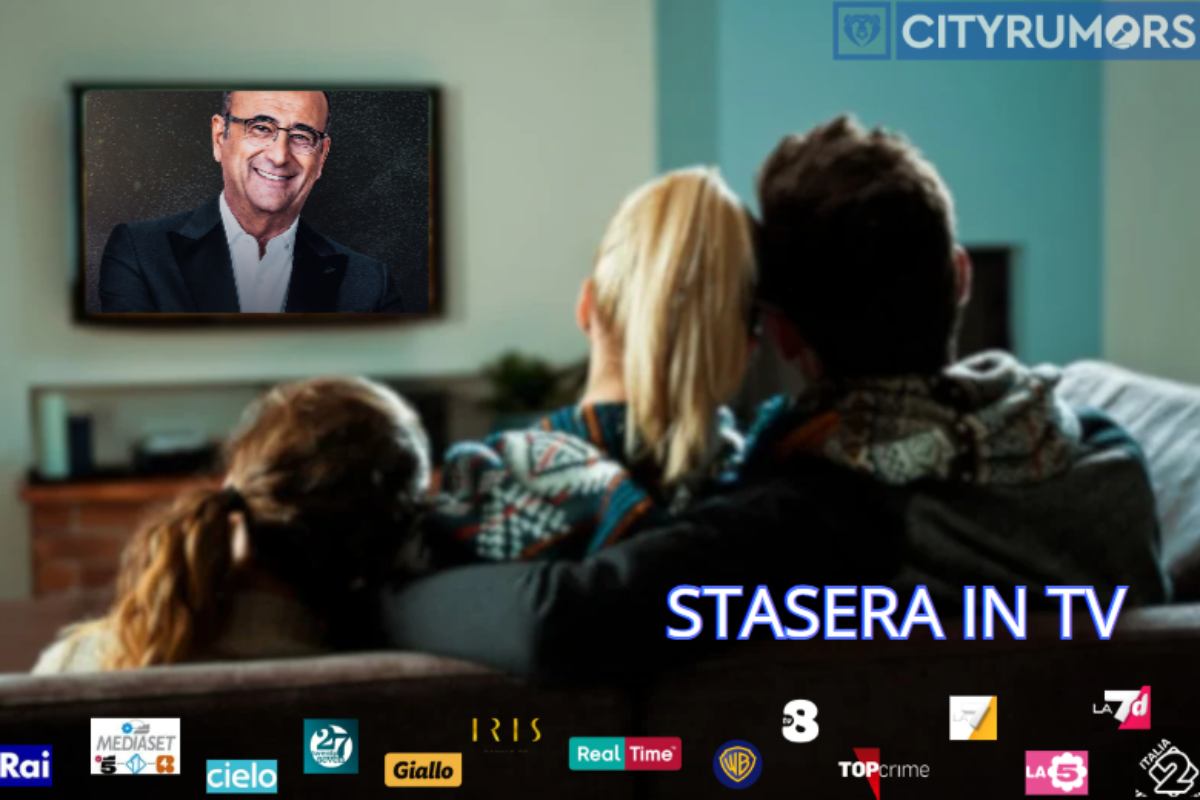 famiglia in salotto che guarda la tv 